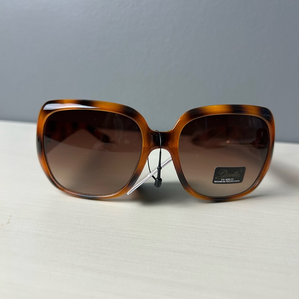 326 Oval Oversized Tortoise Shell Sunglasses